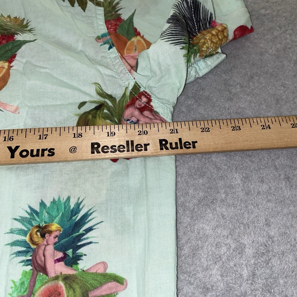 On The Byas Shirt Men's Medium Green Pinup Girls Hawaiian AOP Button Up Tropic - Picture 14 of 16